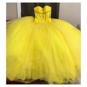 Yellow dress 🌼| ball,15añeria, sweet16,prom